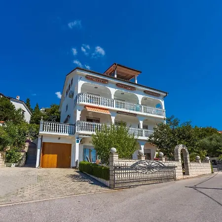 Lorina קריקווניצה